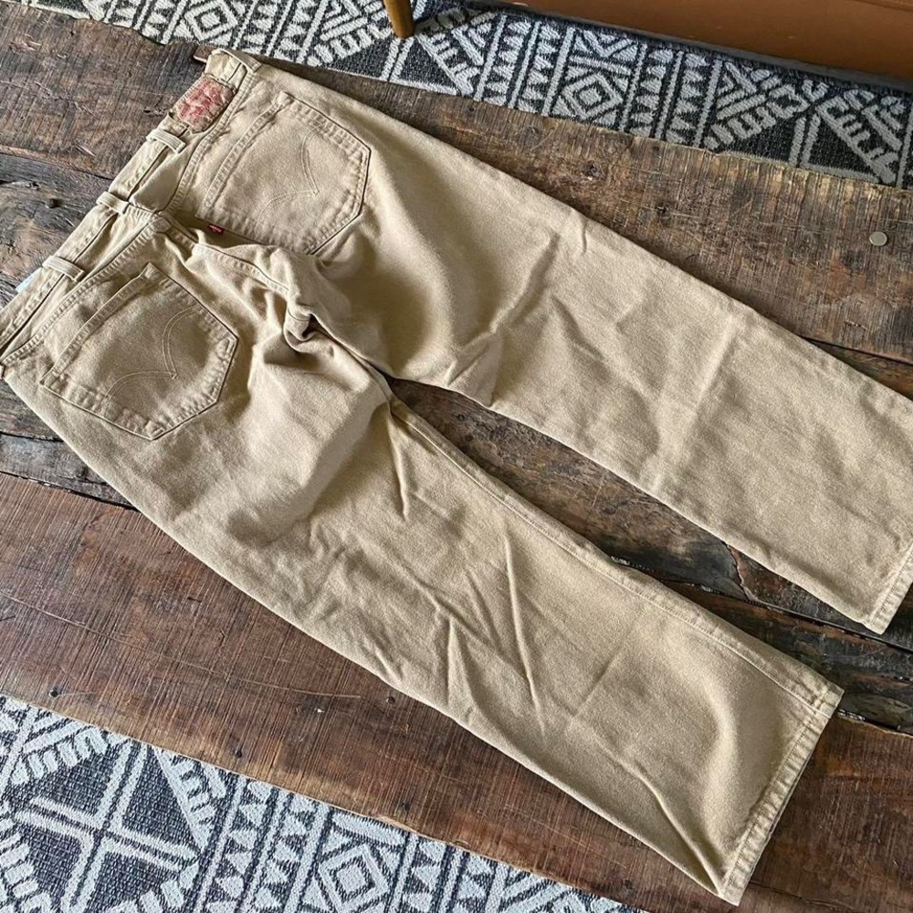 Levi’s 501 tan khaki denim jeans. Excellent condition.